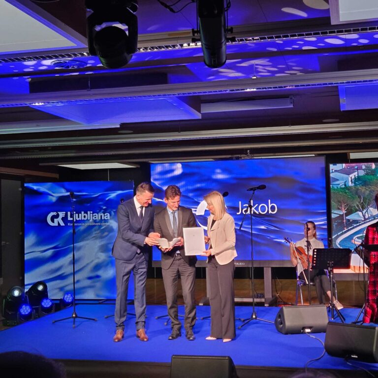 501105e5-7d7e-4b05-a489-f632e654a550