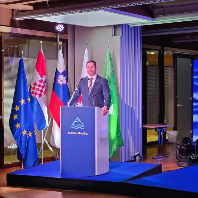 abfd5cfb-e89c-4bc3-a4ba-376160b709e2